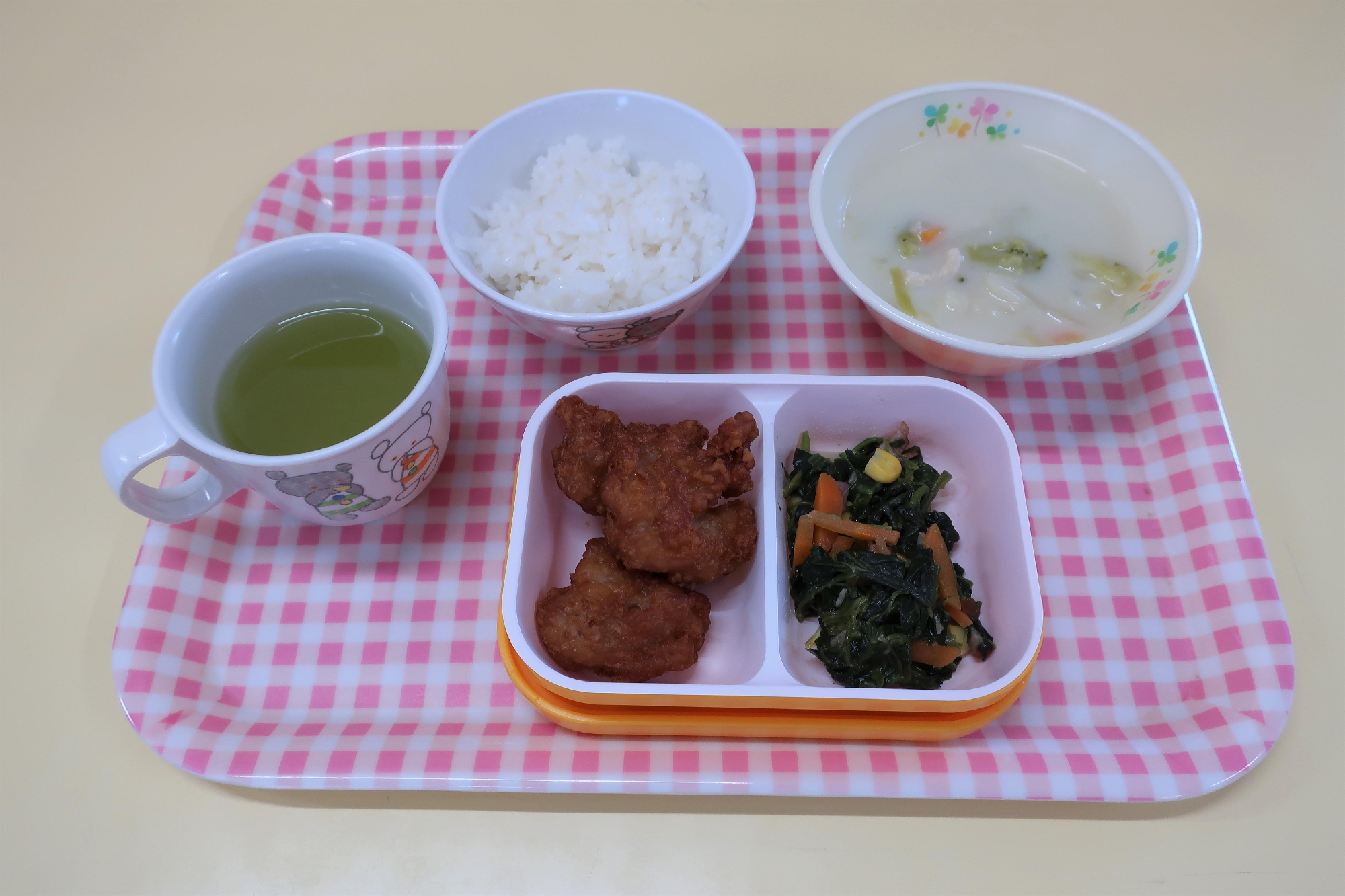 ７月１２日(水)３歳児からの給食(たんぽぽ２組)